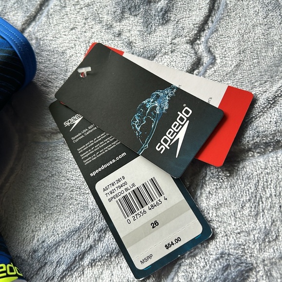 Speedo 26 blue fun print swimsuit - Picture 8 of 15